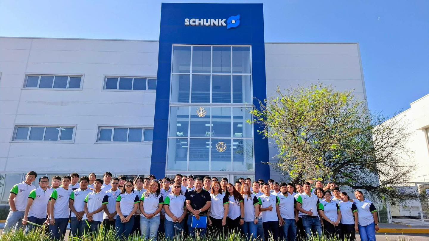 ESTUDIANTES DE MECATRÓNICA DE LA UPTAP FORTALECEN SU FORMACIÓN CON VISITAS INDUSTRIALES