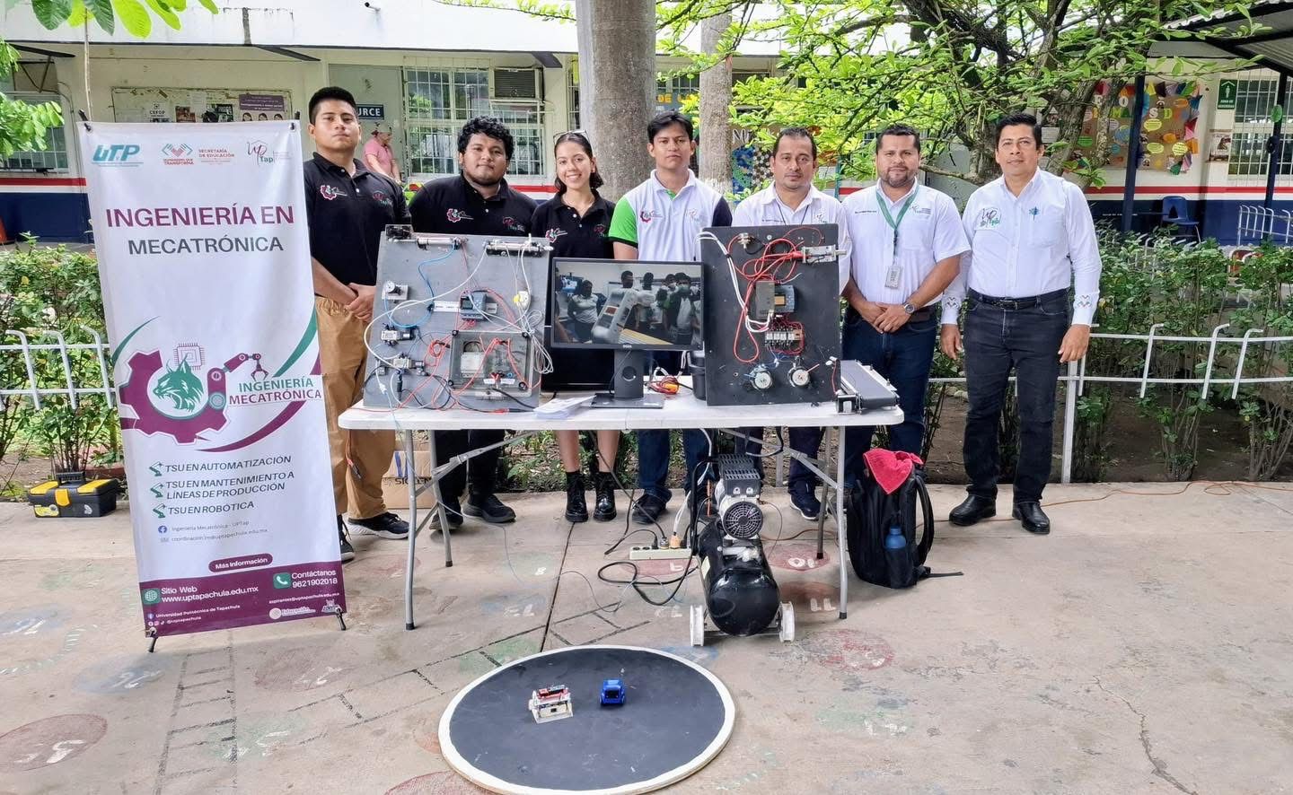 UPTAP PARTICIPA EN FERIA PROFESIOGRÁFICA DEL COBACH 08 TAPACHULA