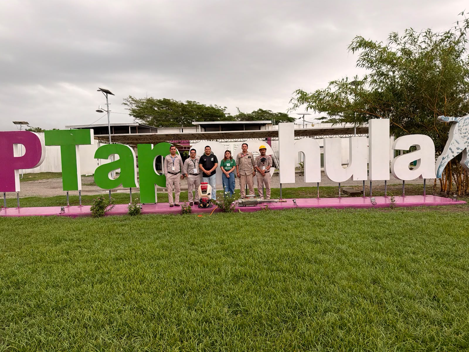 BRIGADA DE FUMIGACIÓN EN LA UNIVERSIDAD POLITÉCNICA DE TAPACHULA: PROTEGEMOS LA SALUD DE NUESTRA COMUNIDAD
